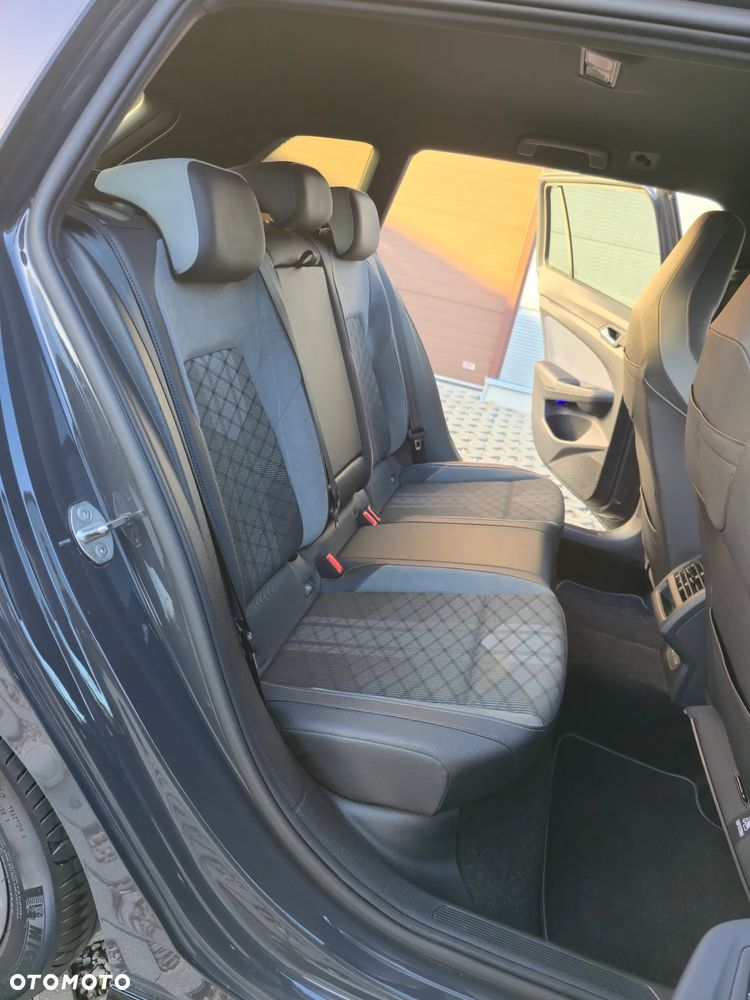 Volkswagen Golf Variant 2.0 TDI SCR DSG R-Line - 32