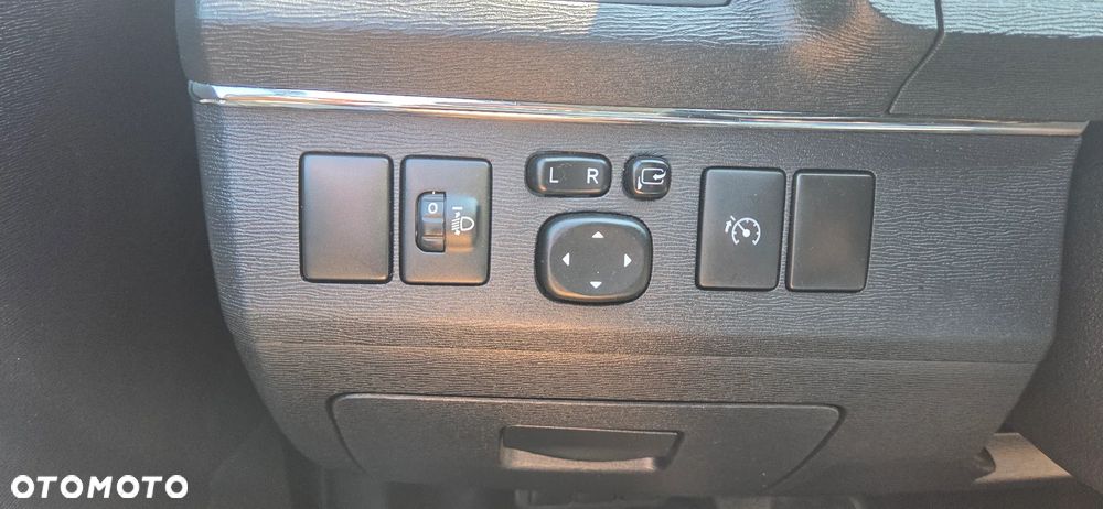 Toyota Avensis 1.8 Premium EU5 - 30