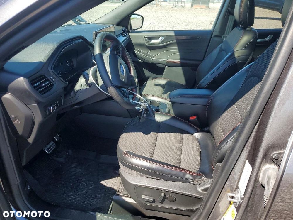 Ford Escape 2.0 EcoBoost AWD Titanium - 9
