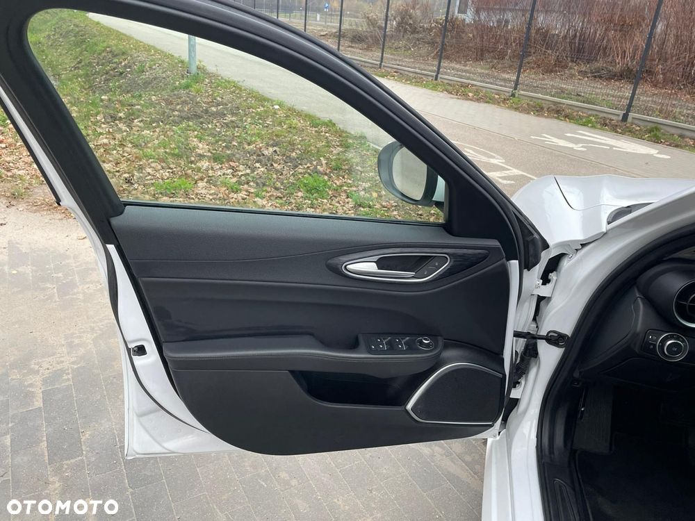 Alfa Romeo Giulia 2.0 Turbo 16V AT8 Veloce - 7