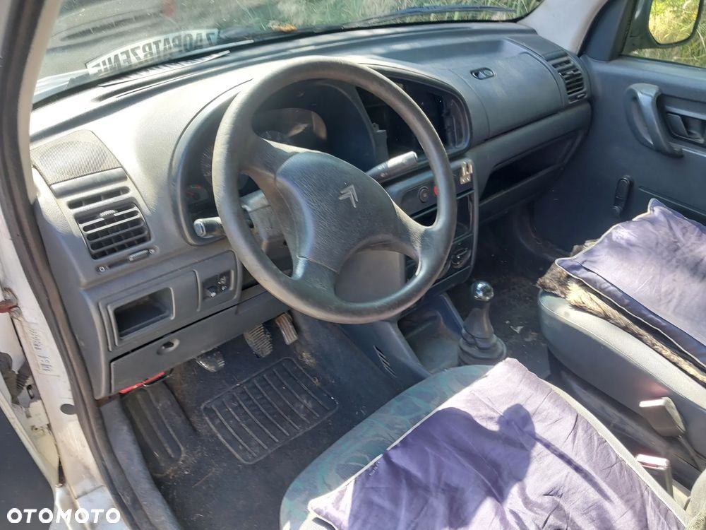 Citroen Berlingo Peugeot Partner I silnik 1.9 TD skrzynia biegów drzwi maska błotnik klapa EWPA szyba czołowa fotel belka felgi alternator maglownica lampa zderzak hak holowniczy relingi bagażnik dachowy klamka zacisk mcperson rozrusznik pompa wtryskowa paliwa antena zegary stacyjka lusterko prawy lewy prawe lewe CAŁY NA CZĘŚCI WSZYSTKIE CZĘŚCI - 9