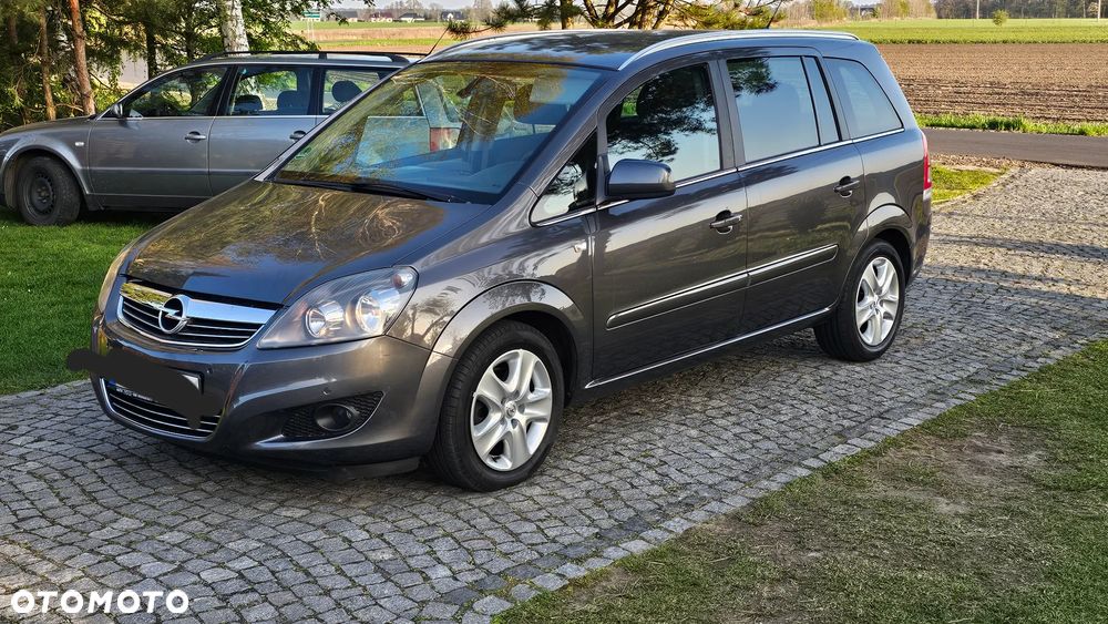 Opel Zafira 1.8 Family Plus - 1