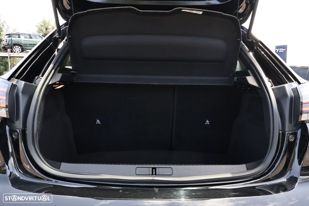 Peugeot 208 1.2 PureTech Allure - 17