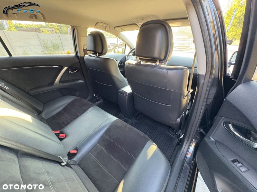 Toyota Avensis Touring Sports 1.8 Executive - 31