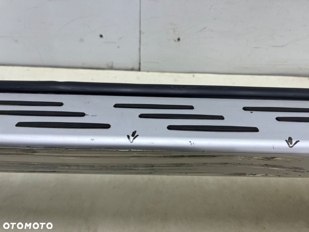 Nakładka progu Renault Captur 2 II 19r.- ASX 2 II 23r.- PRAWY stopień zewnętrzny oryginalny PRÓG - 4