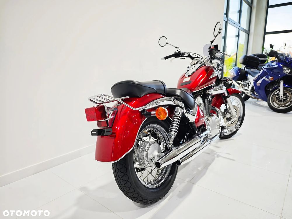 Suzuki Intruder - 10