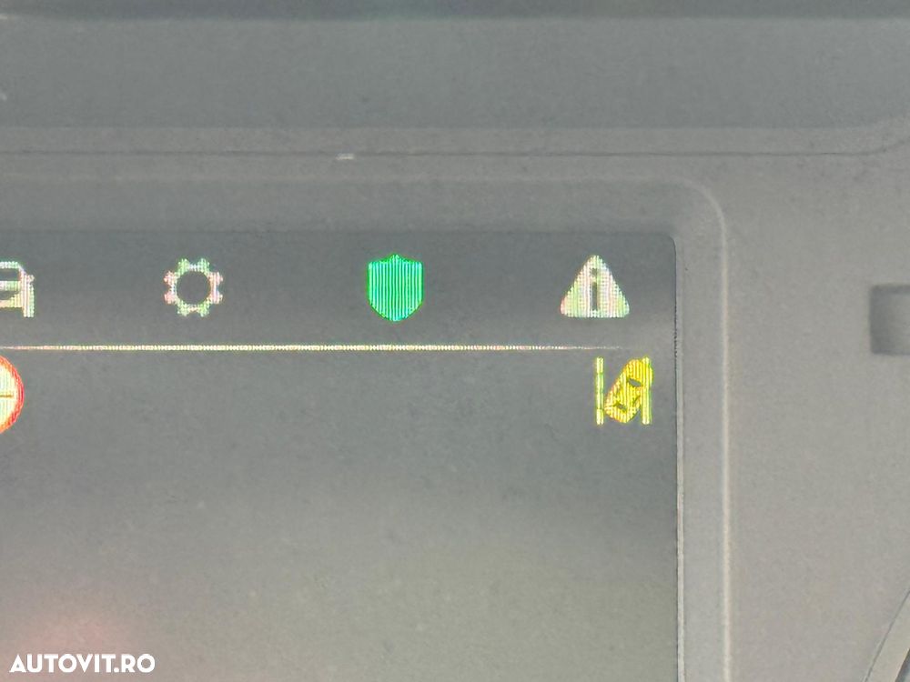 MG ZS EV Luxury - 18