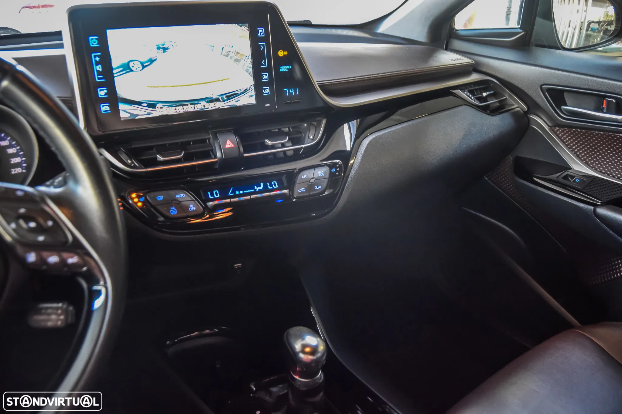 Toyota C-HR 1.8 HSD Exclusive+P.Luxury - 29
