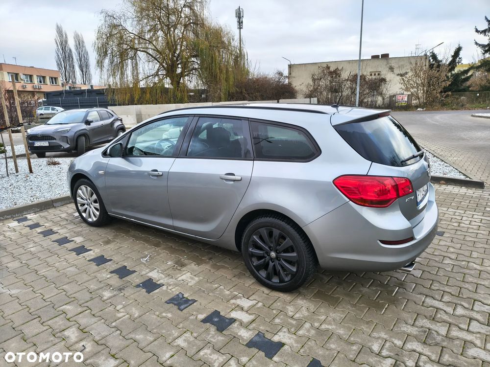Opel Astra 1.4 Turbo - 4