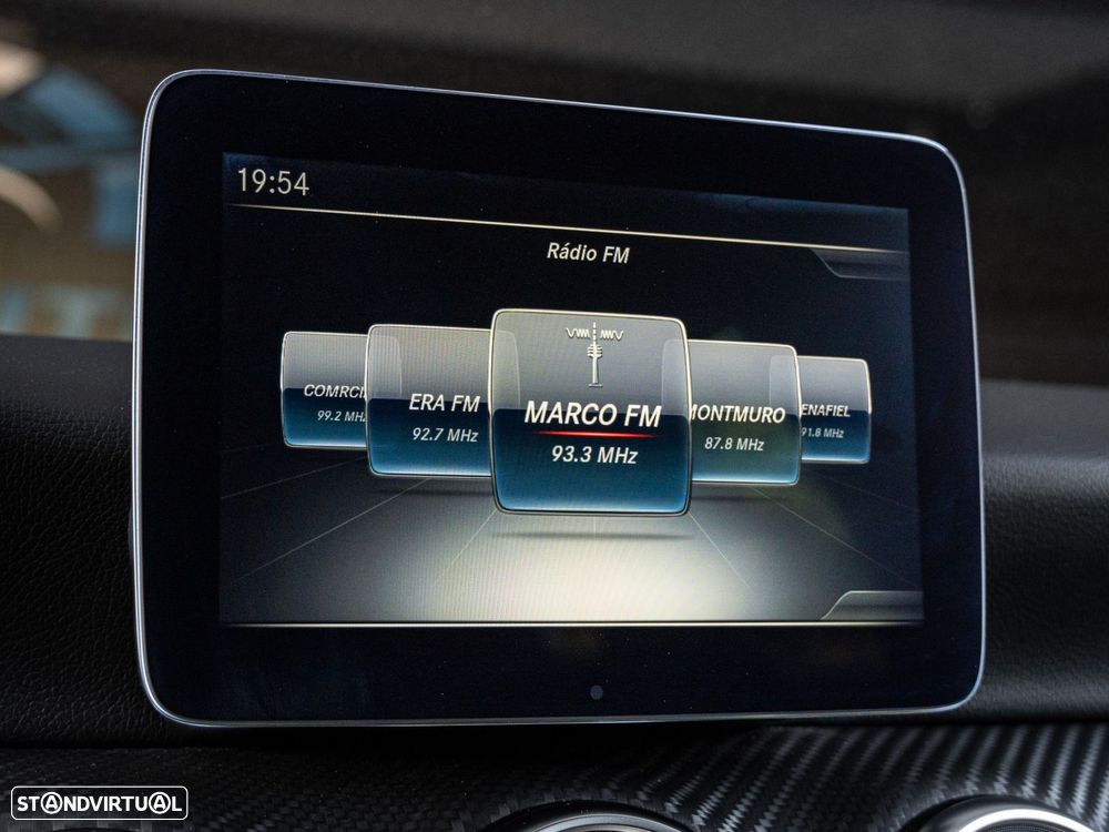 Mercedes-Benz A 180 d AMG Line - 23
