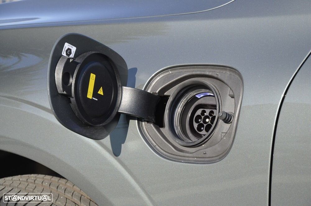 Volvo XC 60 2.0 T6 PHEV Plus Dark - 10