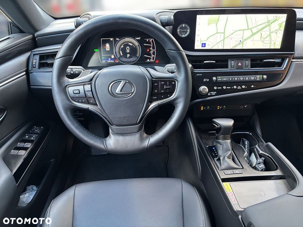 Lexus ES 300h Business Edition - 4