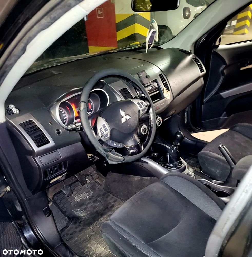 Mitsubishi Outlander 2.0 DID Intense + - 5