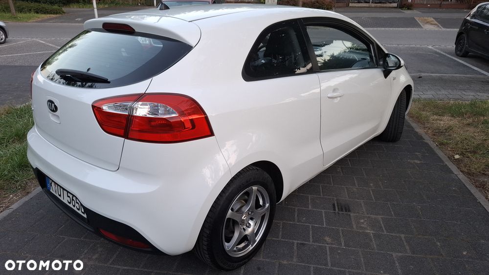 Kia Rio - 7