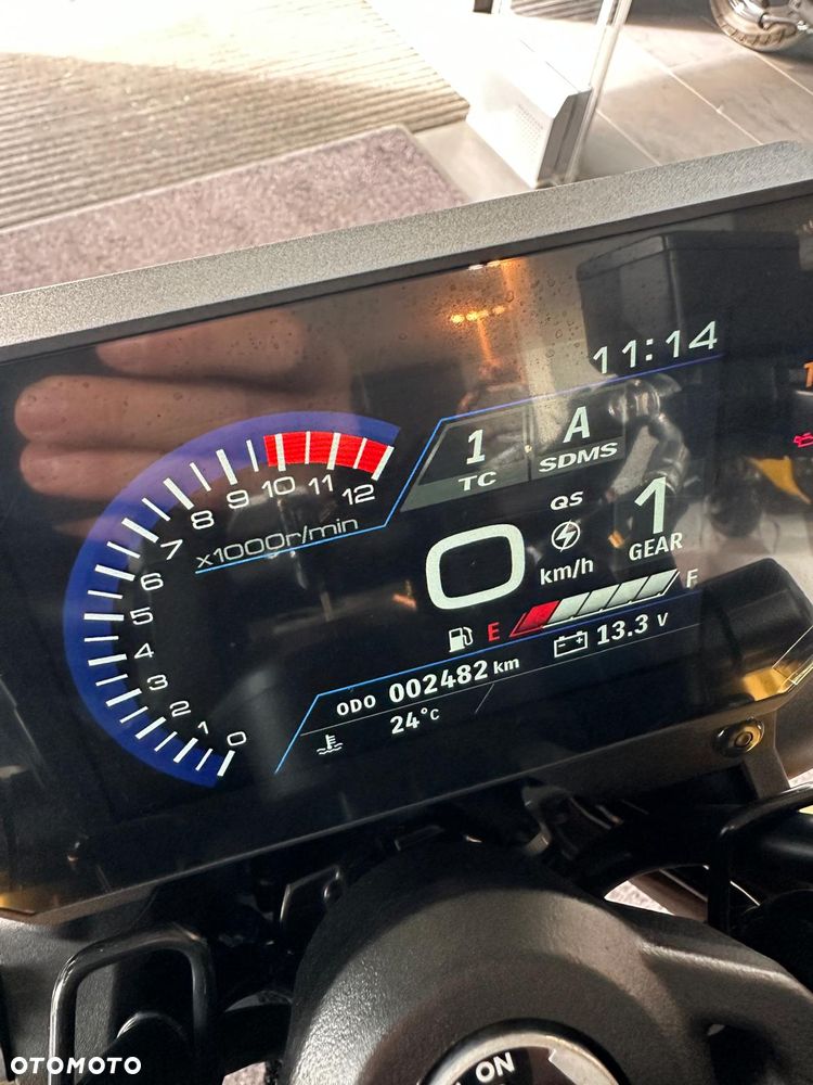 Suzuki GSX - 6