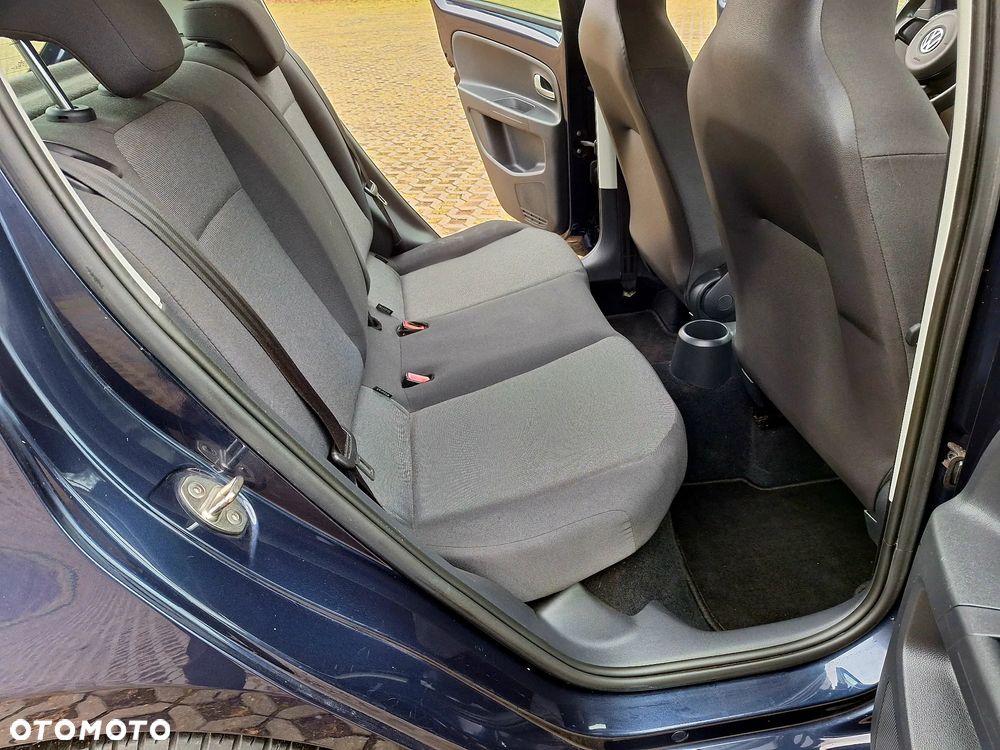 Volkswagen up! United - 12