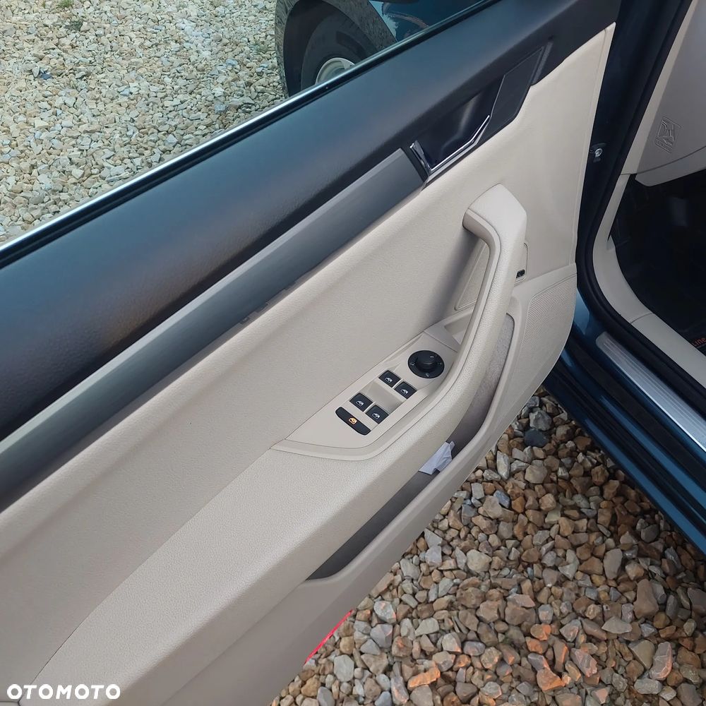 Skoda Superb 2.0 TDI DSG Premium Edition - 11