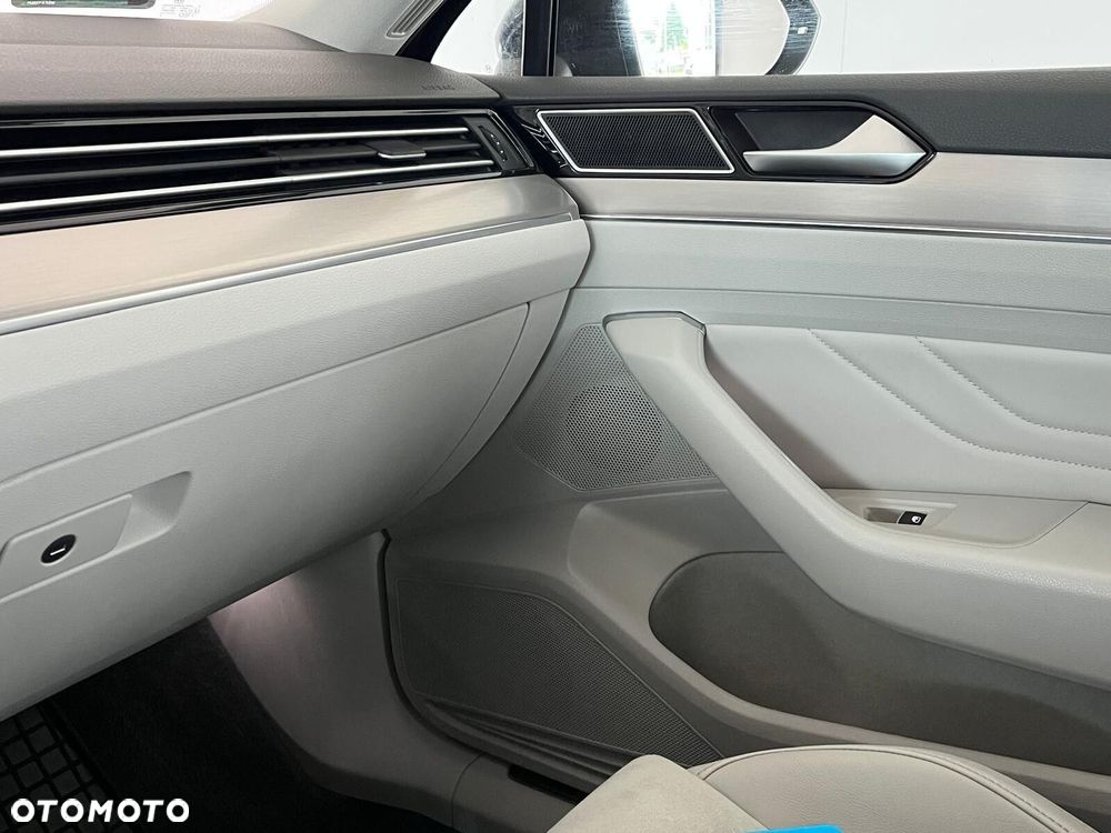 Volkswagen Passat 2.0 TDI Elegance DSG - 21