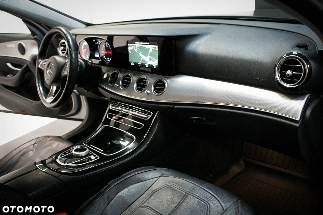 Mercedes-Benz Klasa E - 19