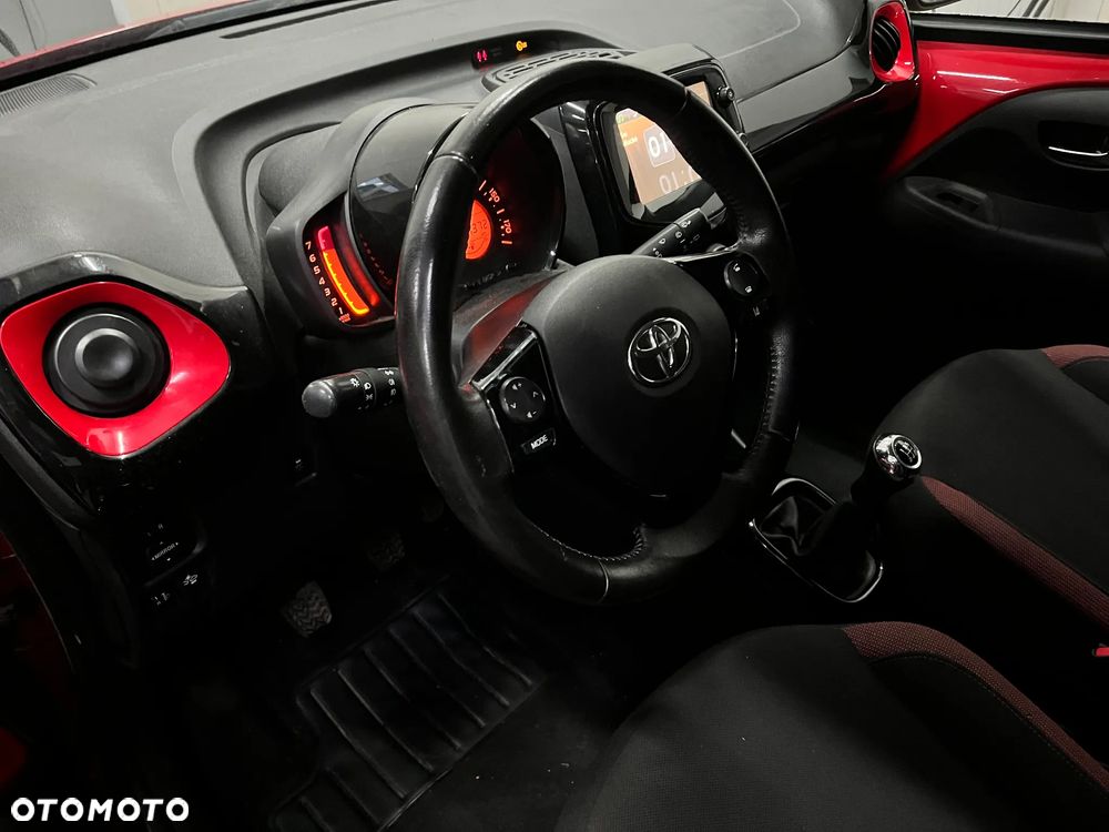 Toyota Aygo x-play Edition S+ - 12