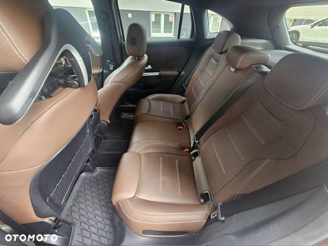 Mercedes-Benz GLA 200 Progressive - 5