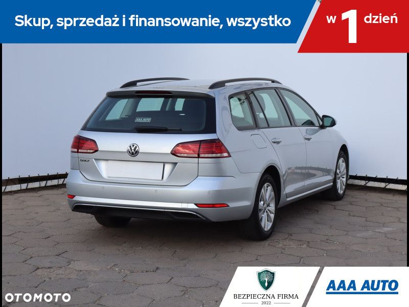 Volkswagen Golf - 6