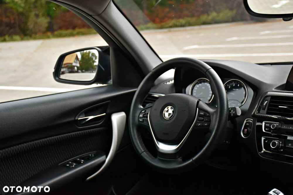 BMW Seria 1 118i Edition Metropolitan - 34