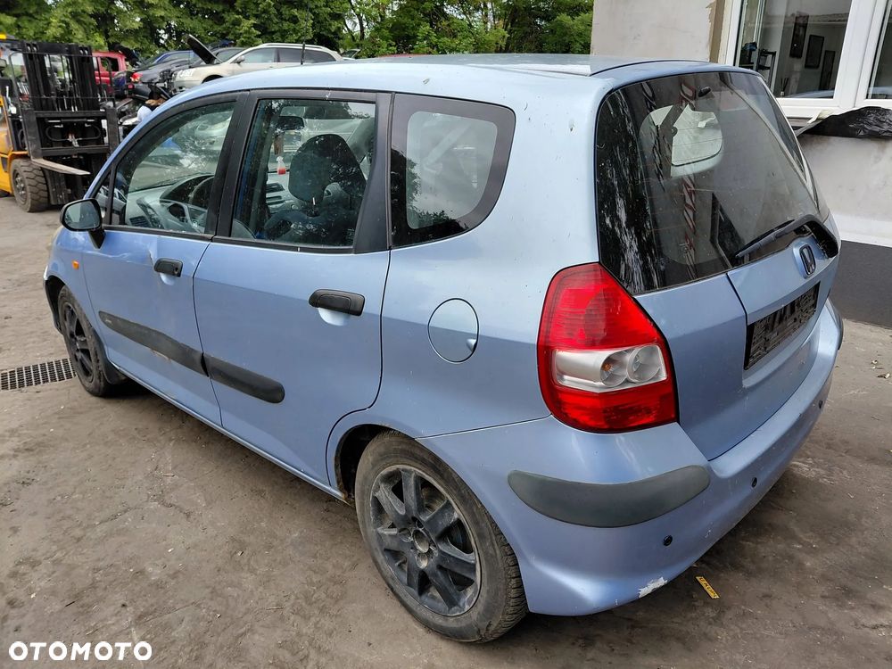 Na części: Honda Jazz  Rok 2002 Pojemność 1339 Moc 61 kw Benzyna - 2