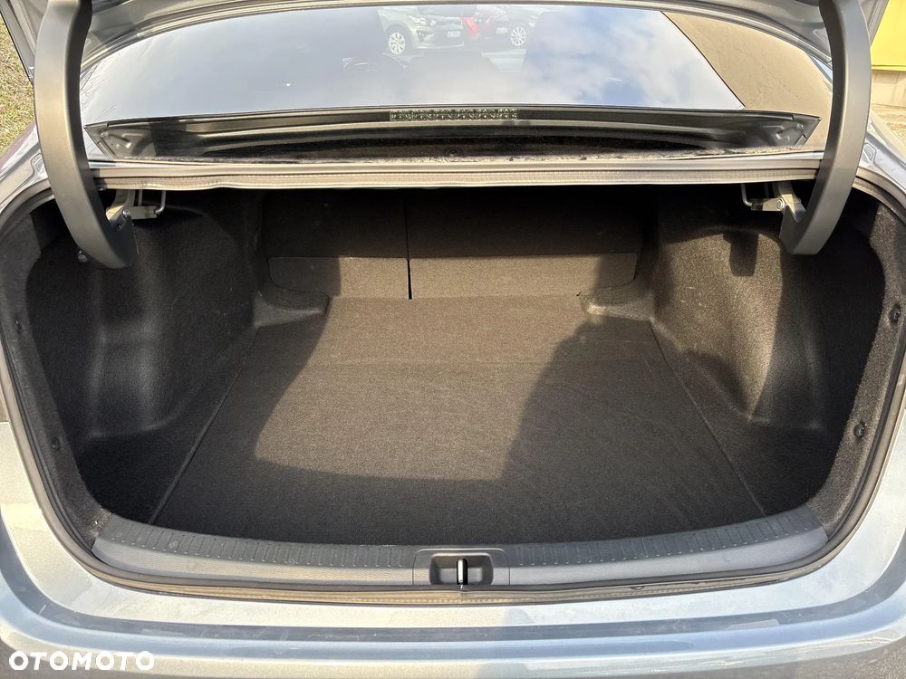 Toyota Corolla 1.8 Hybrid Comfort - 17