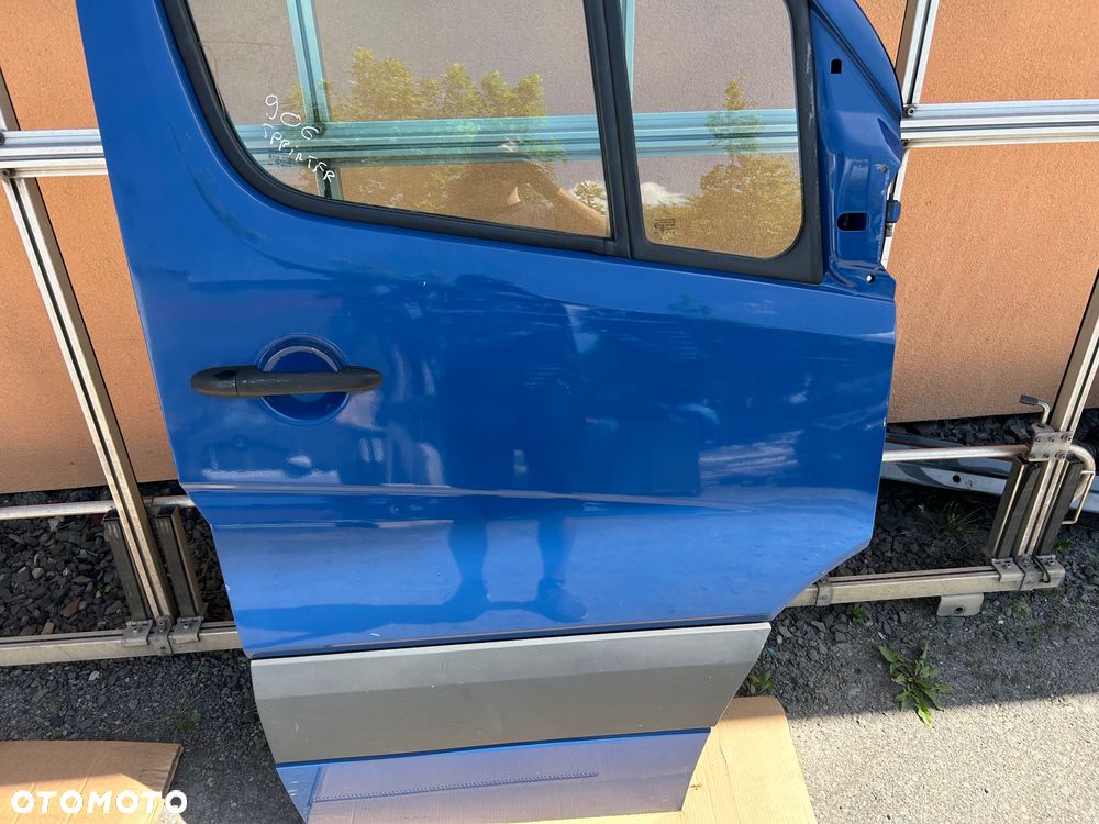 Mercedes Sprinter W906 drzwi prawy przód bez rdzy - 3