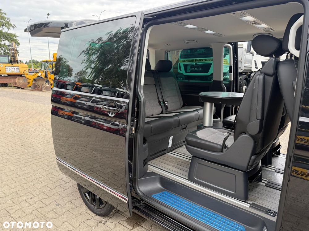 Volkswagen Multivan - 38