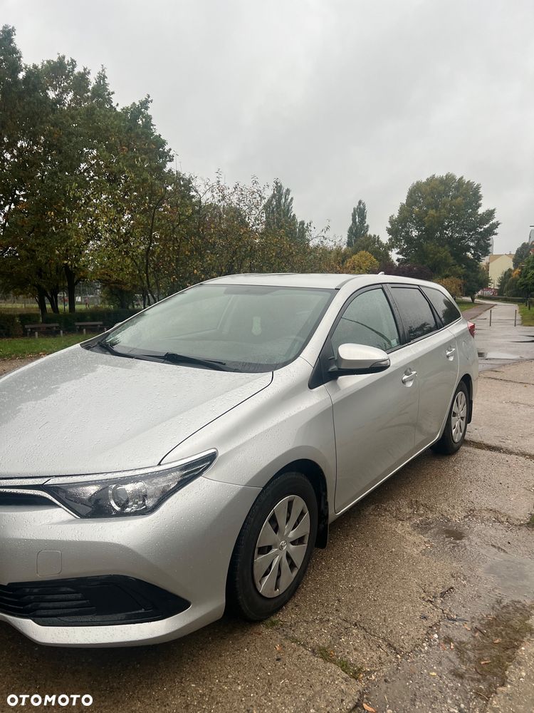 Toyota Auris - 1