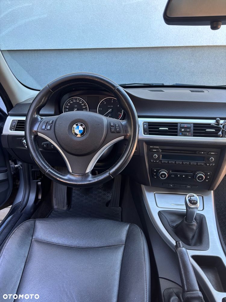 BMW Seria 3 320d - 15