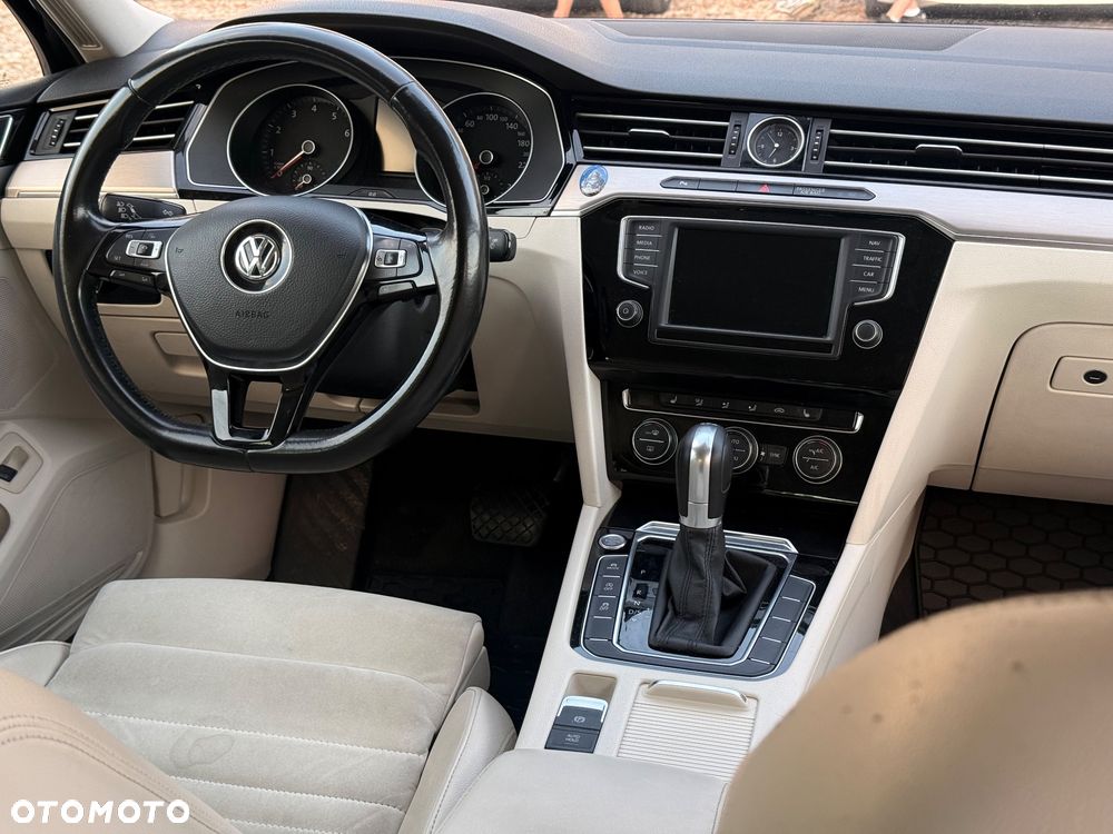 Volkswagen Passat - 22