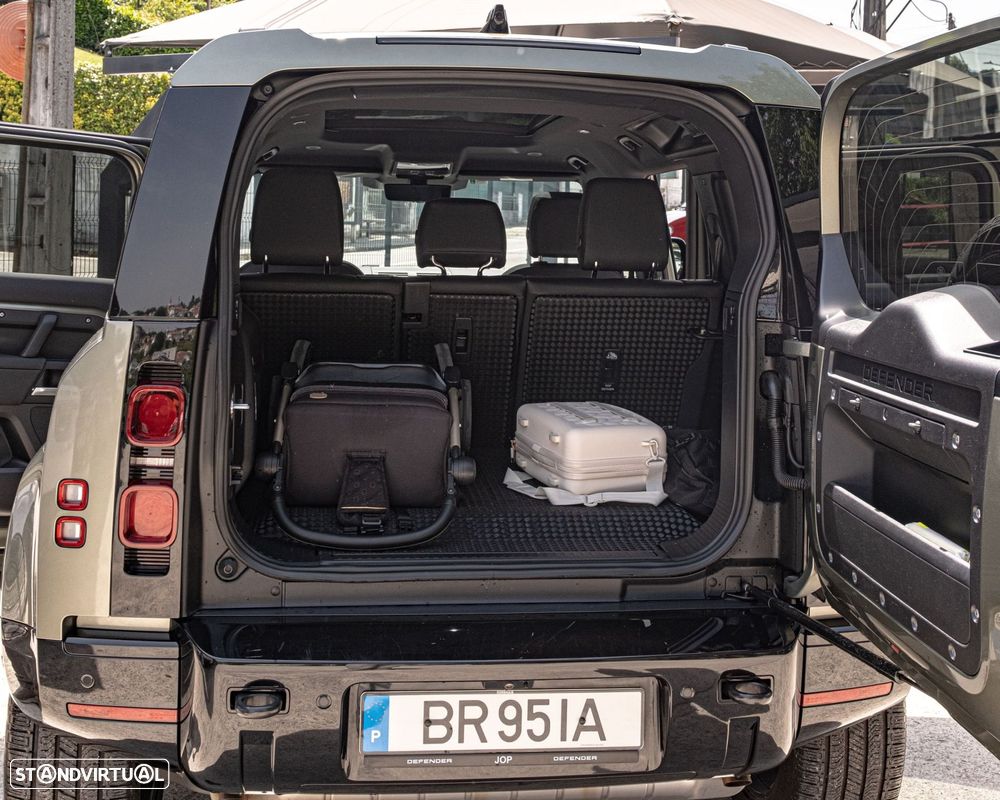 Land Rover Defender 2.0 P300e 110 AWD X-Dynamic SE - 17