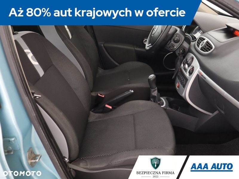 Renault Clio - 11