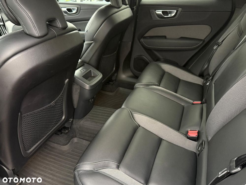 Volvo XC 60 - 24