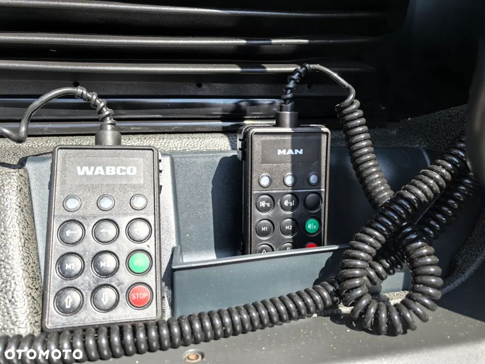 MAN TGX 26.480 // Zestaw przejazdowy z przyczepą // Firanka // - 17