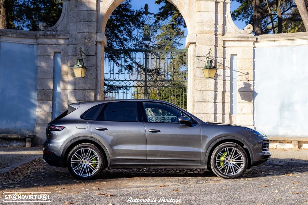 Porsche Cayenne - 6