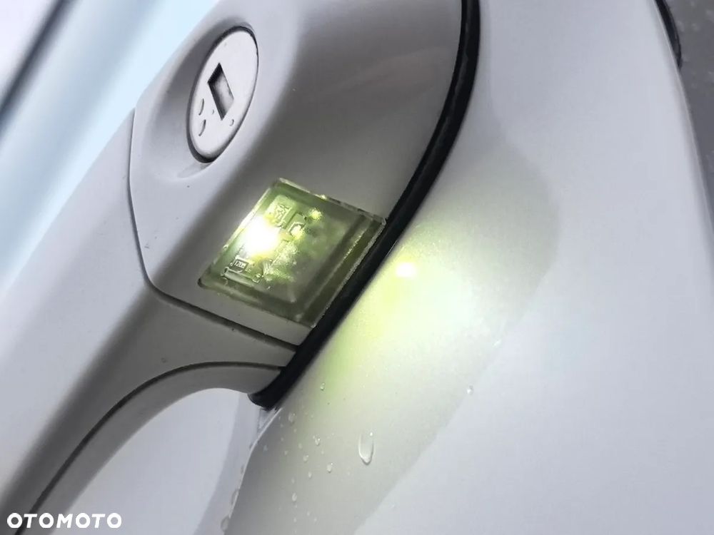 BMW Seria 3 318d DPF Edition Sport - 27