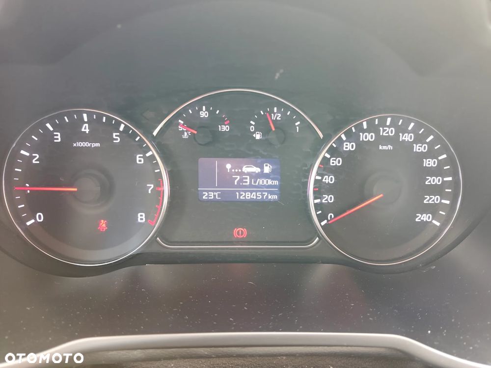 Kia Carens - 14