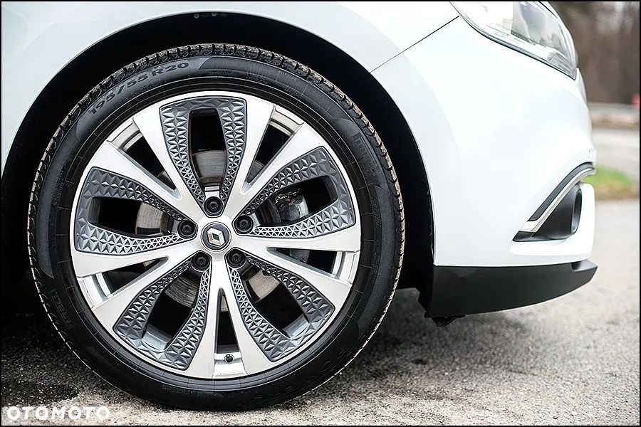 Renault Grand Scenic - 17