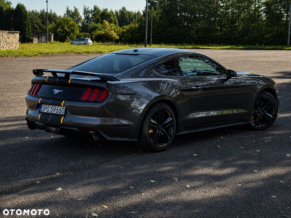 Ford Mustang - 6