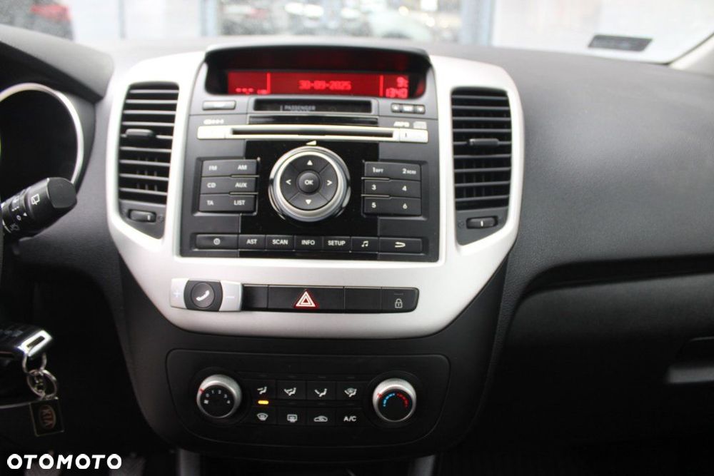 Kia Venga - 25
