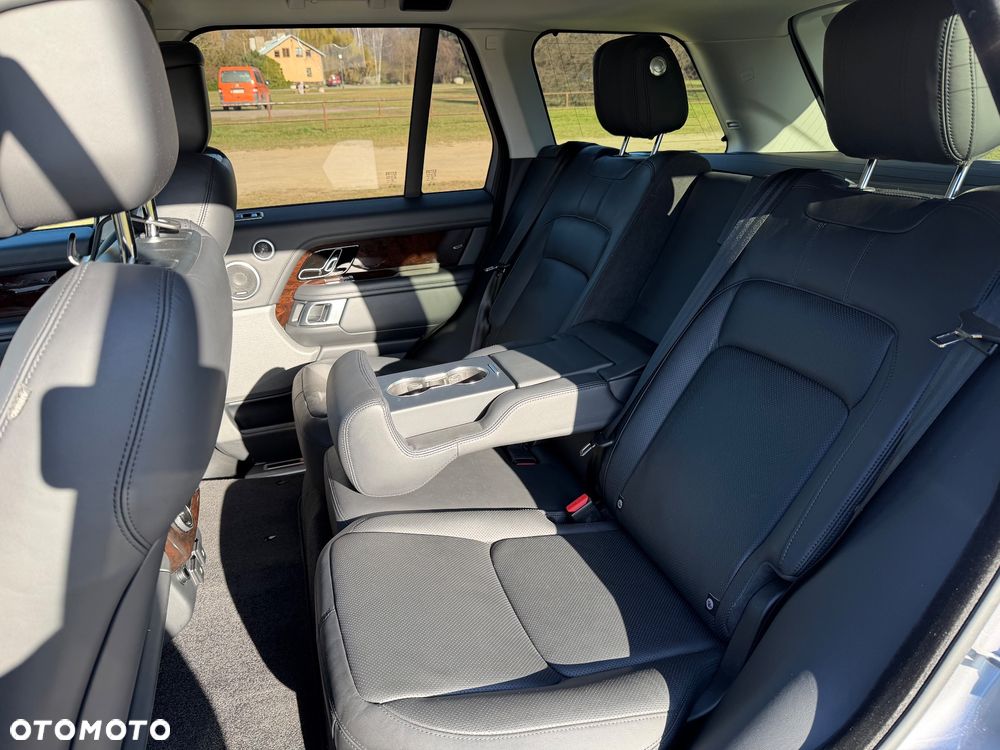 Land Rover Range Rover P400 Vogue - 13
