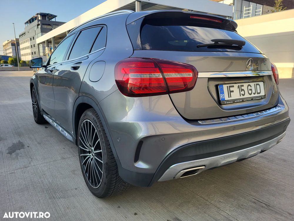 Mercedes-Benz GLA - 11