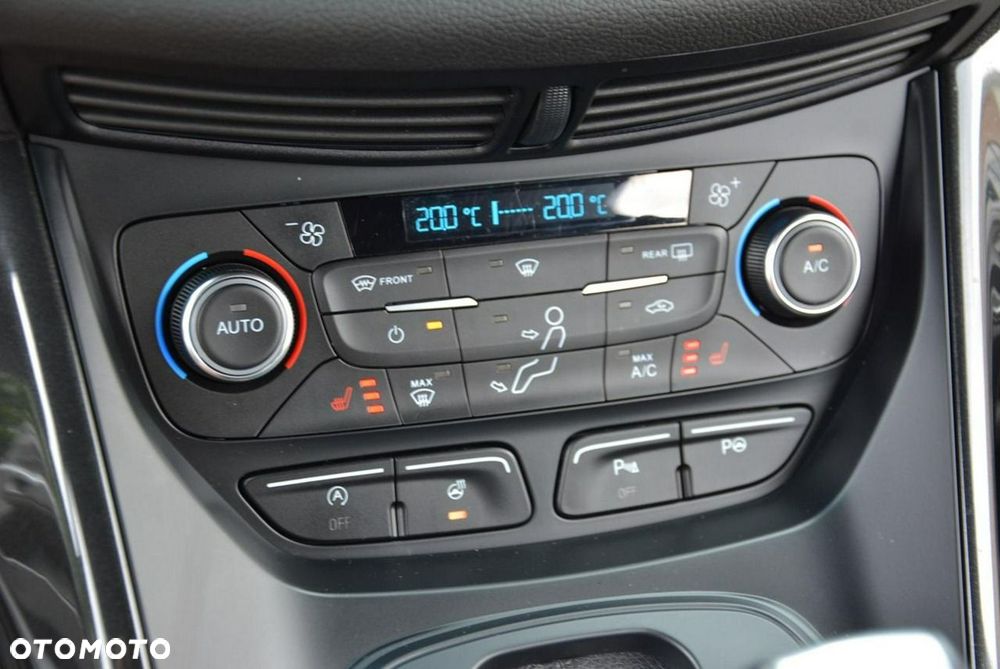 Ford Kuga 2.0 TDCi 4x4 ST-Line - 27