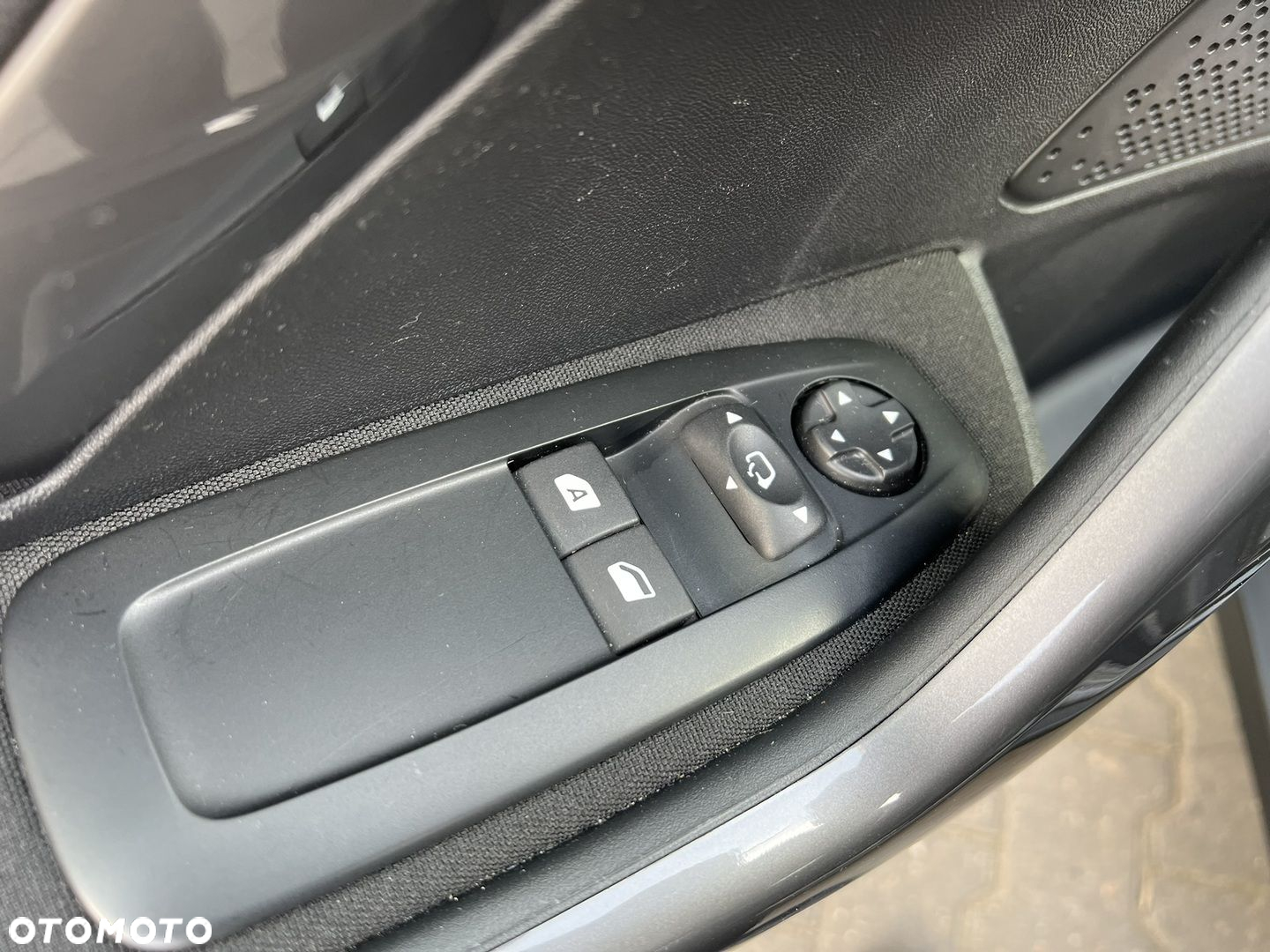 Peugeot 2008 - 12