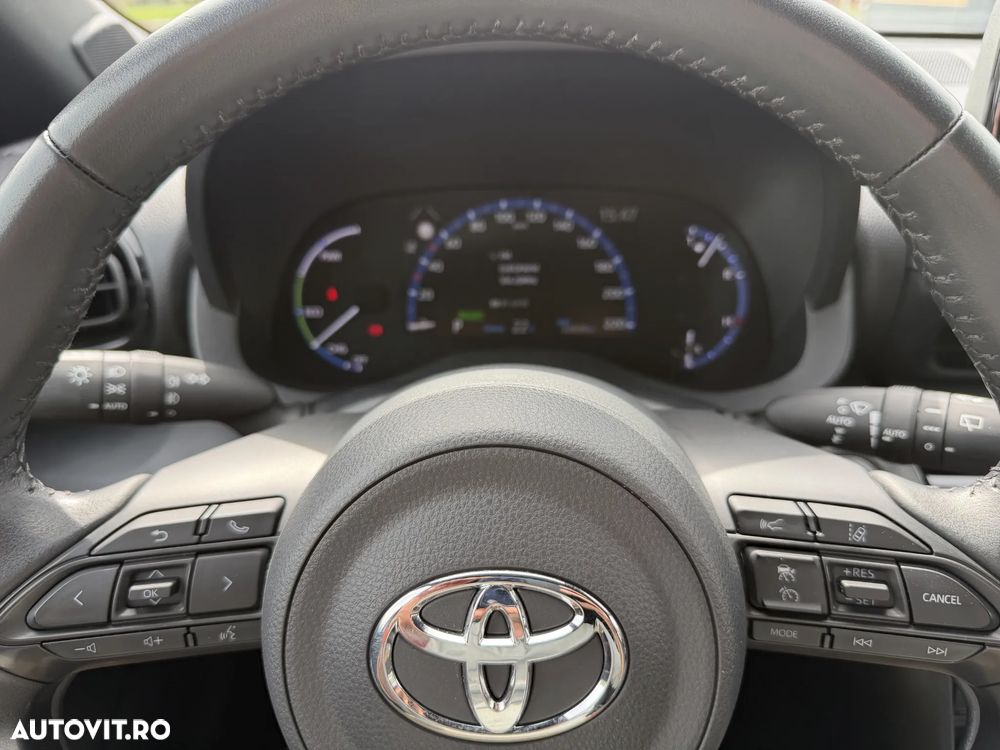 Toyota Yaris Cross 1.5 VVT-i HSD 4x2 Dynamic - 11