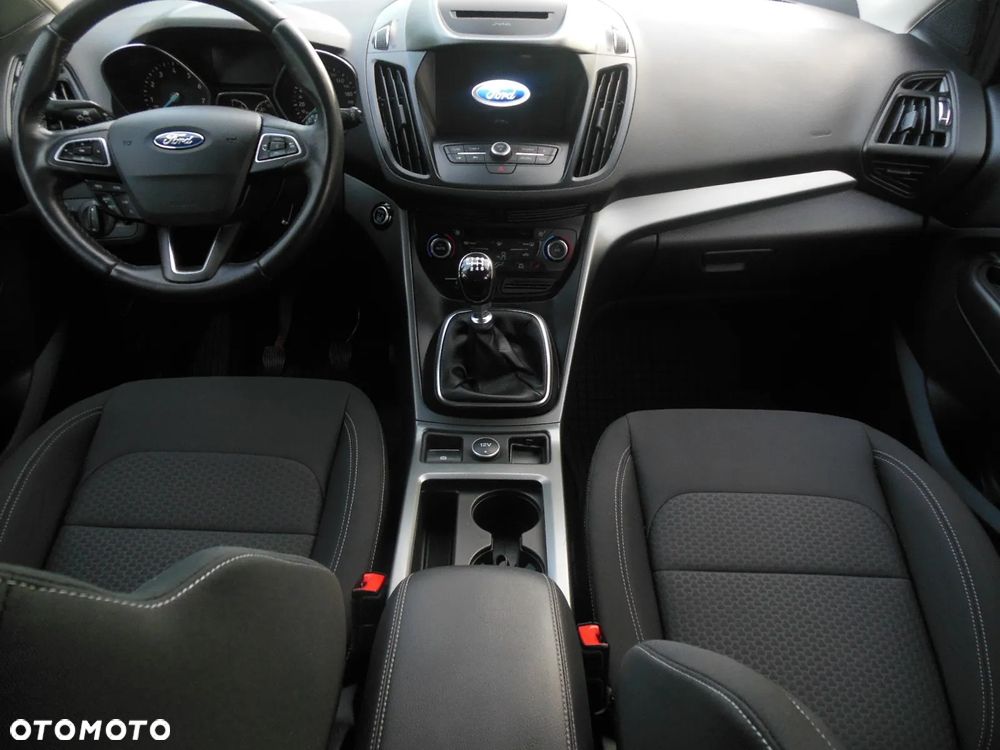 Ford Kuga 1.5 EcoBoost 2x4 Titanium - 10